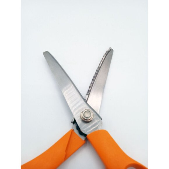 Fiskars Pinking Shears Scissors Orange Handle Stainless Steel Blade USA - Picture 10 of 10